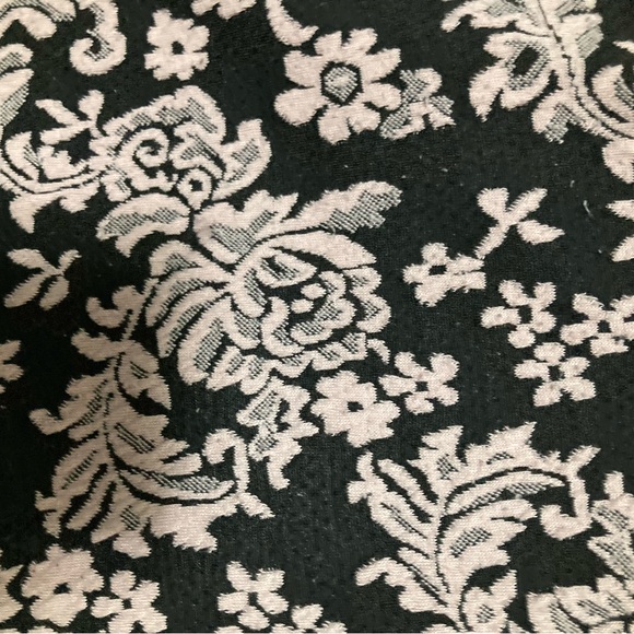 Fancy but comfy girls swing dress size 4. Black with Pink flowers. - Picture 5 of 8